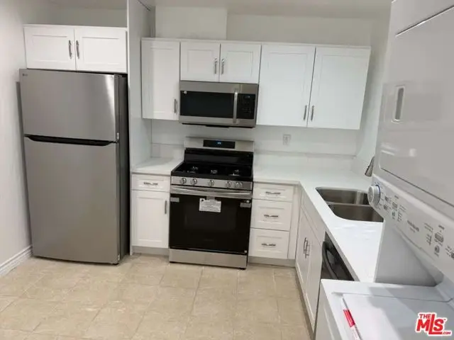 18350 Hatteras Street #278, Tarzana, CA 91356 - Image #3