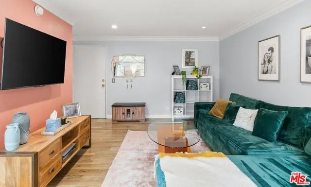 525 N Sycamore Avenue #225, Los Angeles, CA 90036 - Image #2