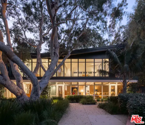 2179 Mandeville Canyon Road, Los Angeles, CA 90049