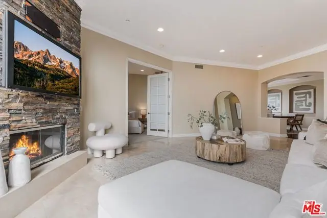 11847 Gorham Avenue #410, Los Angeles, CA 90049 - Image #2