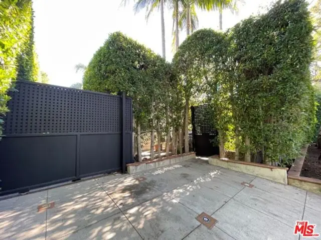934 N Sweetzer Avenue, West Hollywood, CA 90069 - Image #2