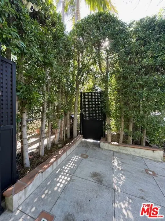 934 N Sweetzer Avenue, West Hollywood, CA 90069 - Image #3