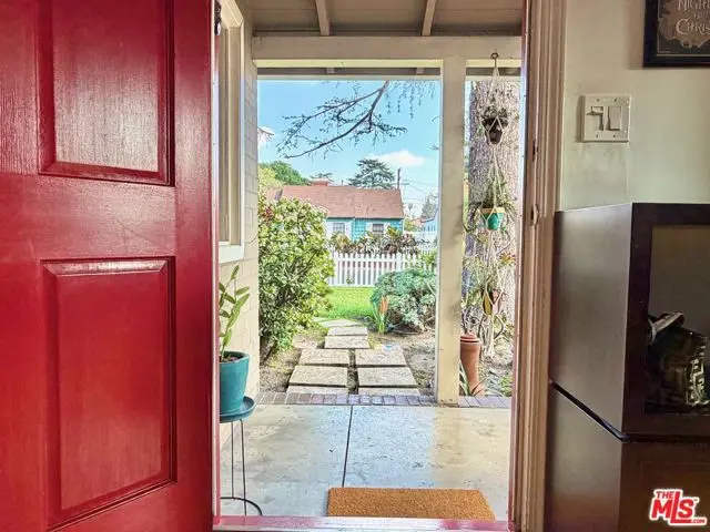 5445 Agnes Avenue, Valley Village, CA 91607 - #3