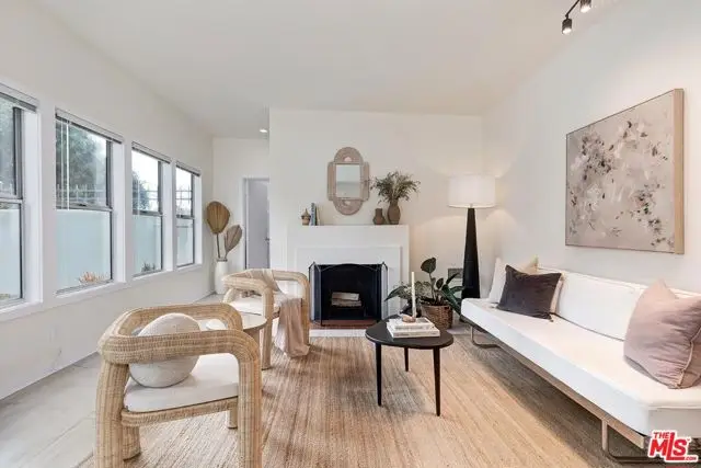 215 Entrada Drive, Santa Monica, CA 90402 - Image #3