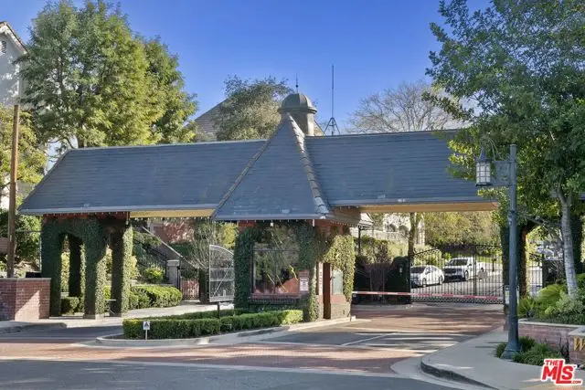 4618 Westchester Drive, Woodland Hills, CA 91364 - #2