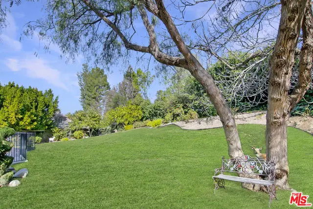 4618 Westchester Drive, Woodland Hills, CA 91364 - #3