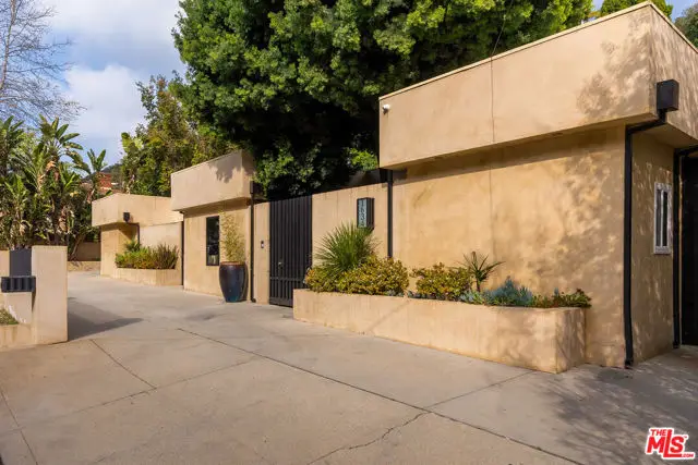 1634 Benedict Canyon Drive, Beverly Hills, CA 90210 - Image #3