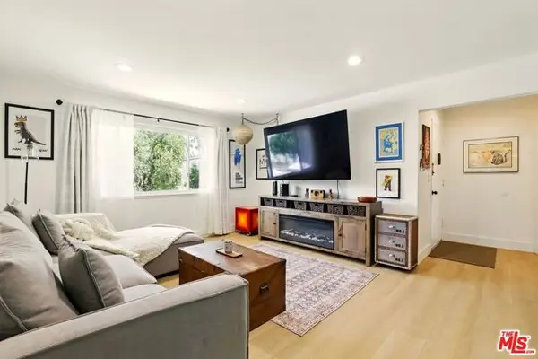 11813 Runnymede Street #36, North Hollywood (los Angeles), CA 91605