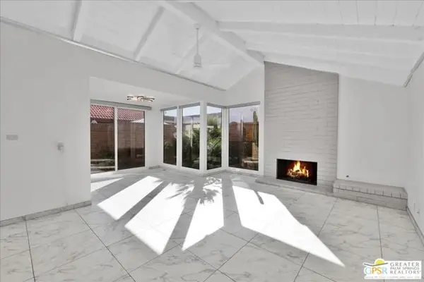 2490 Miramonte Circle #B, Palm Springs, CA 92264