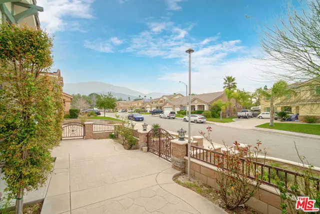 6390 N Angels Peak Drive, San Bernardino, CA 92407 - Image #2