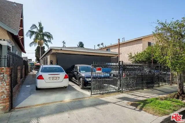 712 W 40th Place, Los Angeles, CA 90037 - #1
