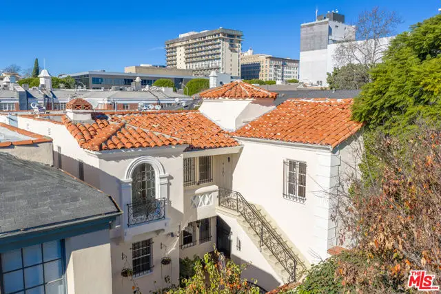 205 S Reeves Drive, Beverly Hills, CA 90212 - #2