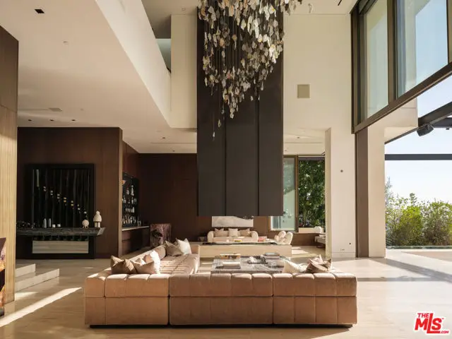 1305 Collingwood Place, Los Angeles, CA 90069 - Image #2