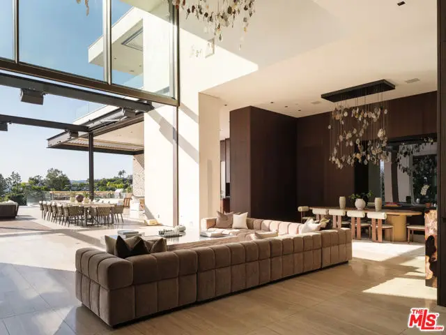 1305 Collingwood Place, Los Angeles, CA 90069 - Image #3