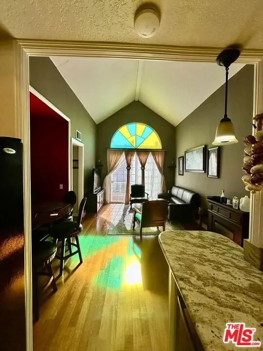 Address Withheld By Seller, Tarzana, CA 91356 - Image #3