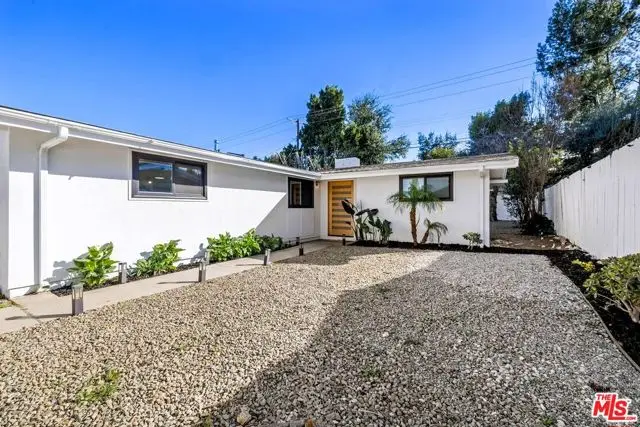 20608 Haynes Street, Winnetka, CA 91306 - Image #2