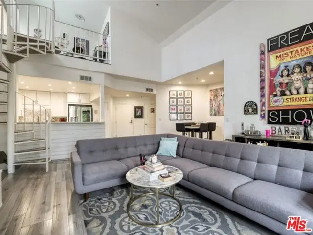 4477 Woodman Avenue #304, Sherman Oaks, CA 91423 - Image #2
