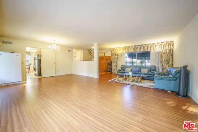 10228 Hanna Avenue, Chatsworth, CA 91311 - Image #2