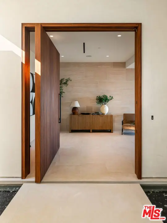 1204 Chickory Lane, Los Angeles, CA 90049 - Image #2