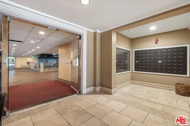 620 S Gramercy Place #103, Los Angeles, CA 90005 - #2