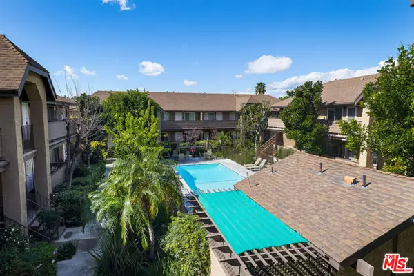 14821 Sherman Way #12, Van Nuys (los Angeles), CA 91405