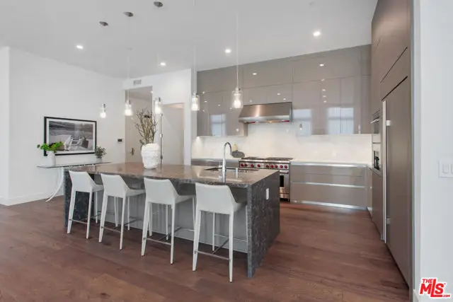 425 N Palm Drive #502, Beverly Hills, CA 90210 - #3