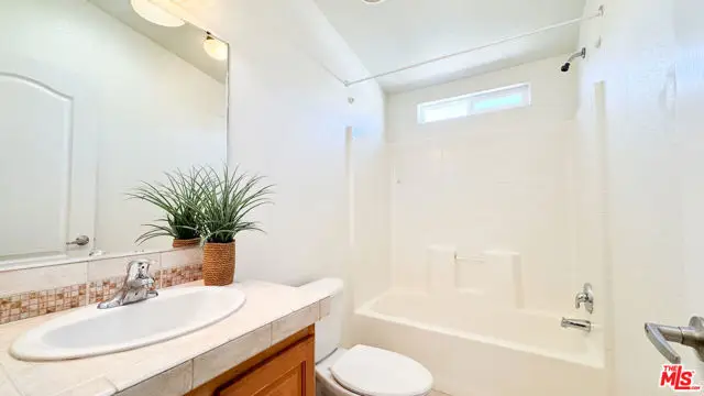 411 Gold Finch Lane, Fountain Valley, CA 92708 - Image #3