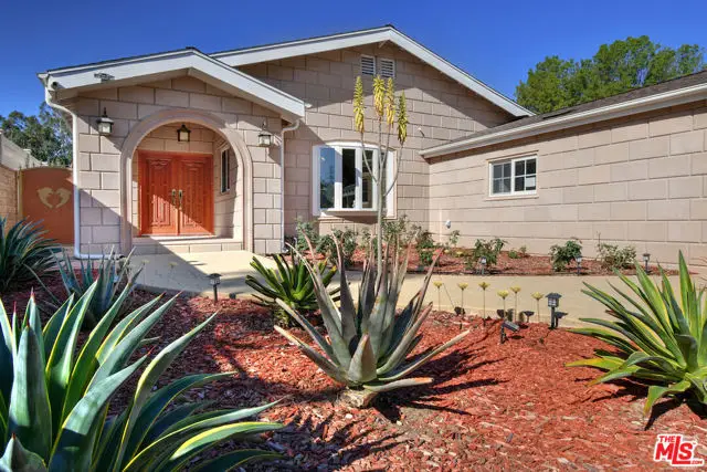 6015 Topeka Drive, Tarzana, CA 91356 - Image #1