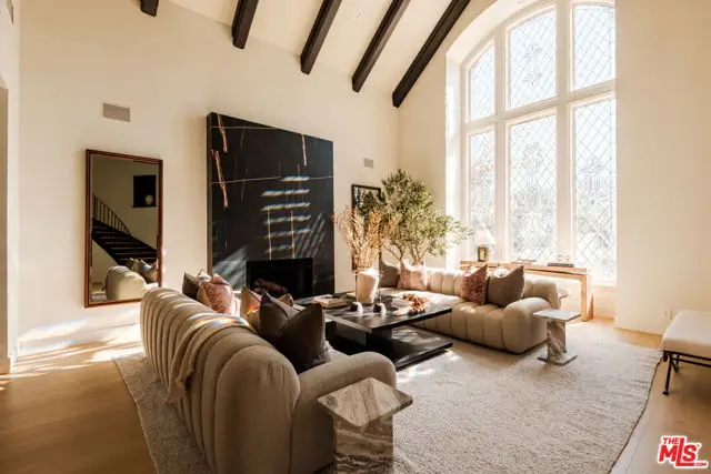 20315 Howard Court, Woodland Hills, CA 91364 - #3