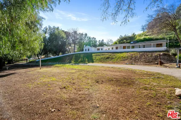 10311 Wheatland Avenue, Burbank, CA 91040