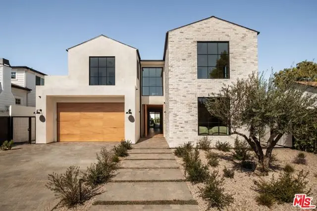 11621 Hesby Street, Valley Village, CA 91601 - #2