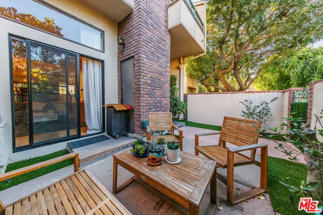 18731 Hatteras Street #34, Tarzana, CA 91356 - #2