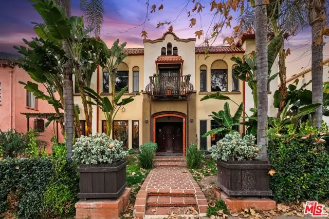 137 N Kenmore Avenue, Los Angeles, CA 90004 - #2