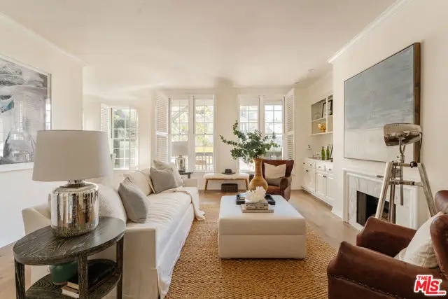 420 S Barrington Avenue #101, Los Angeles, CA 90049 - #1