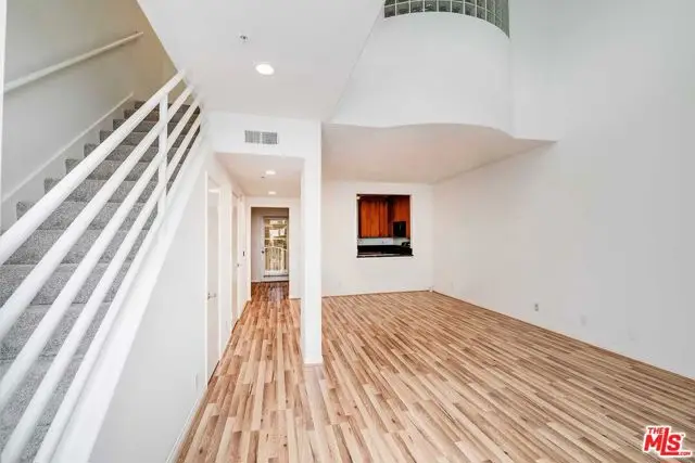 10629 Woodbridge Street #102, North Hollywood, CA 91602 - #3