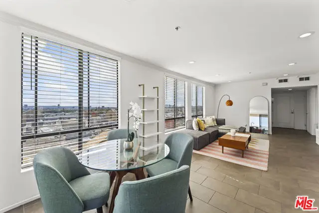 7320 Hawthorn Avenue #401, Los Angeles, CA 90046 - #1