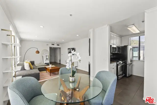 7320 Hawthorn Avenue #401, Los Angeles, CA 90046 - #3