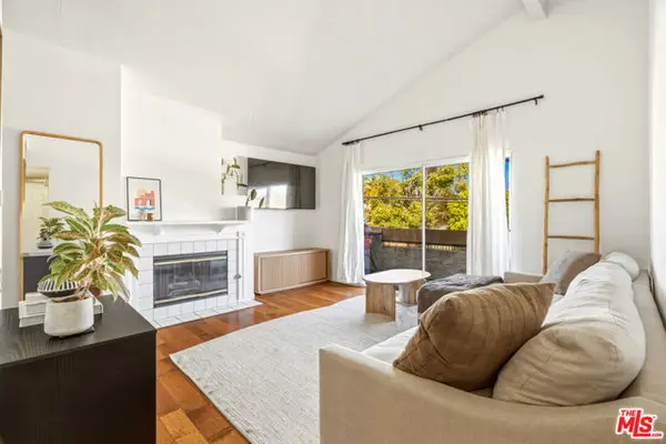 3605 E Anaheim Street #205, Long Beach, CA 90804