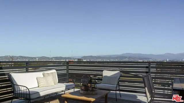 4100 Don Diablo Drive, Los Angeles, CA 90008 - #3