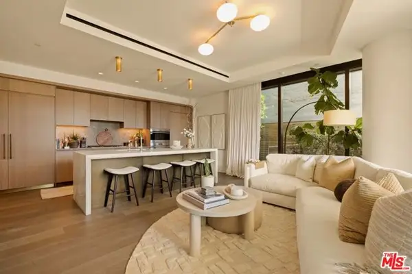 8420 W Sunset Boulevard #107, West Hollywood, CA 90069