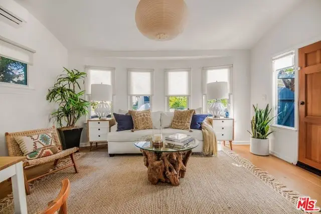 5848 Willoughby Avenue, Los Angeles, CA 90038 - #2