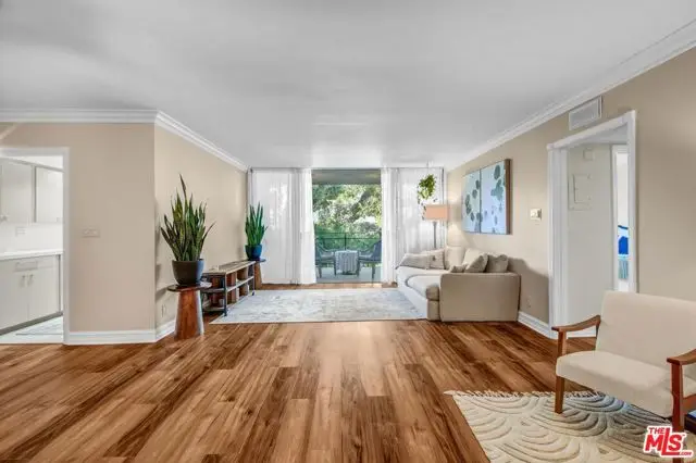 289 S Barrington Avenue #A102, Los Angeles, CA 90049 - #3