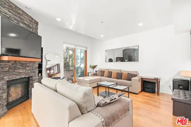 1327 Euclid Street #4, Santa Monica, CA 90404 - #2