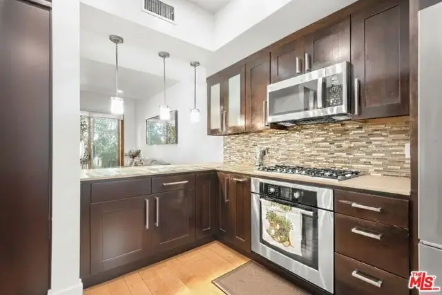 1327 Euclid Street #4, Santa Monica, CA 90404 - #3