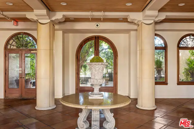 109 N Sycamore Avenue #102, Los Angeles, CA 90036 - #3