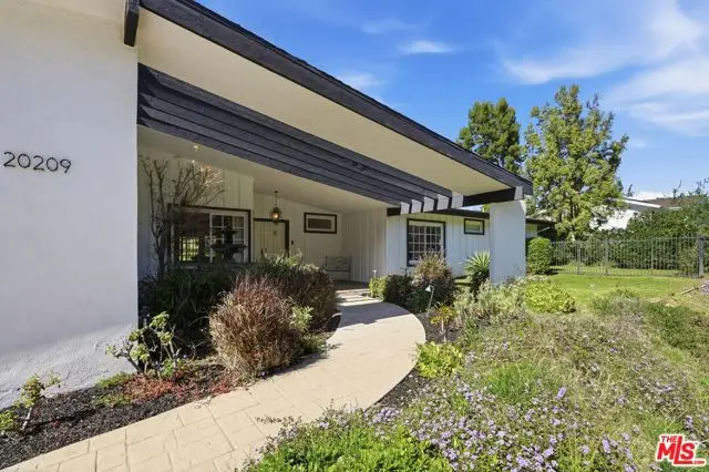 20209 Wells Drive, Woodland Hills, CA 91364 - #3