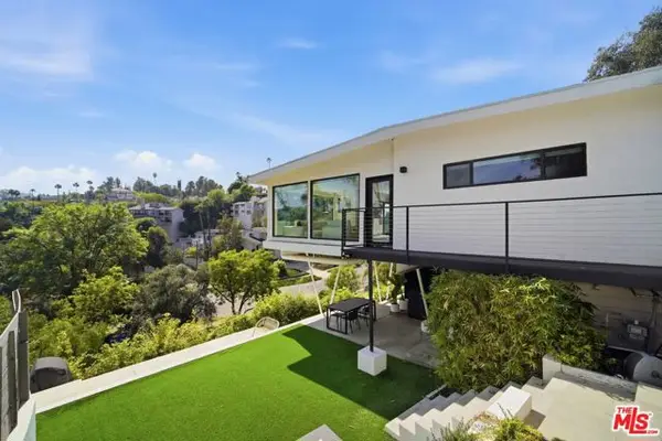 21520 Marchena Street, Woodland Hills (los Angeles), CA 91364