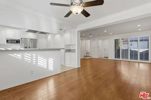 18550 Hatteras Street #45, Tarzana (los Angeles), CA 91356