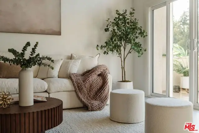 3284 Barham Boulevard #301, Los Angeles, CA 90068 - #3