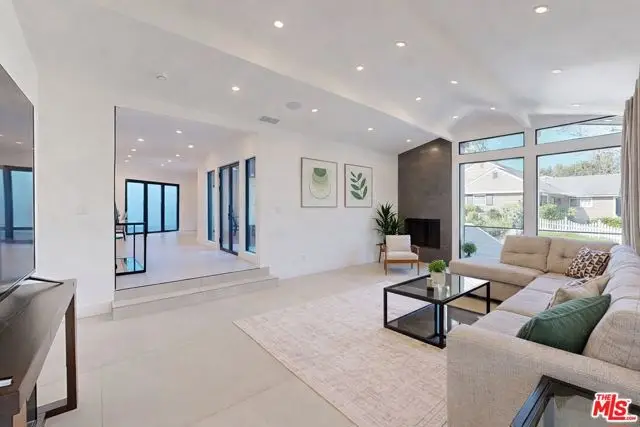 3873 Royal Woods Drive, Sherman Oaks, CA 91403 - #2